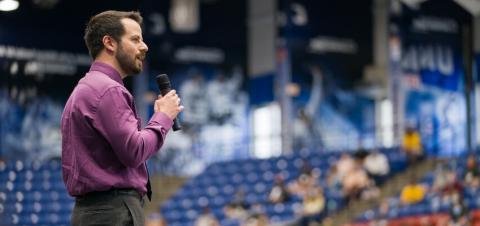 Dean speaking at orientation